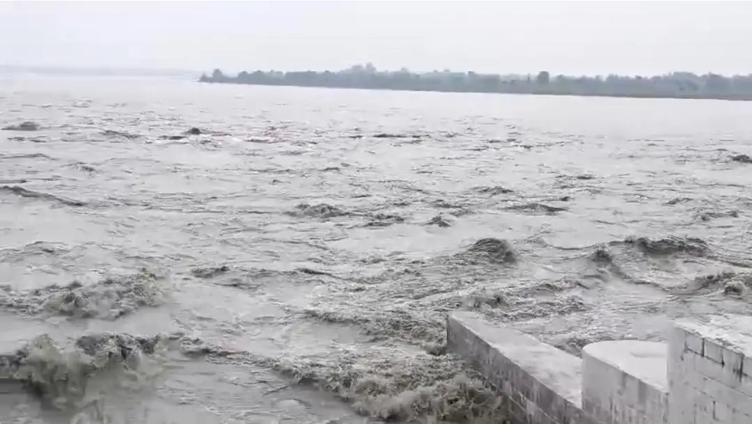 नेपाल से भारी मात्रा में पानी छोड़े जाने की आशंका, गंडक नदी में बढ़ सकता है जलस्तर