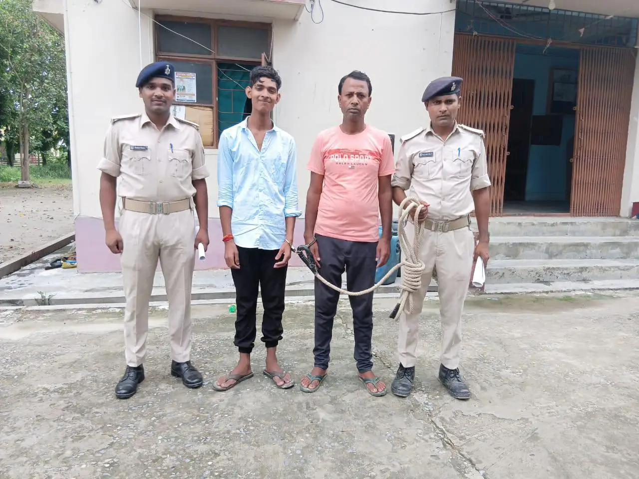समकालीन अभियान में भितहा पुलिस की कार्रवाई, कांड के अभियुक्त व वारंटी गिरफ्तार
