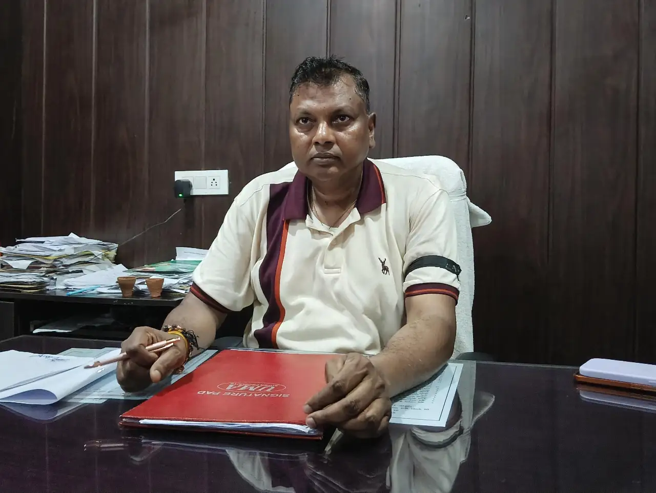 तीसरे दिन भी BDO का सांकेतिक हड़ताल जारी, काला बिल्ला लगाकर कर रहे कार्य