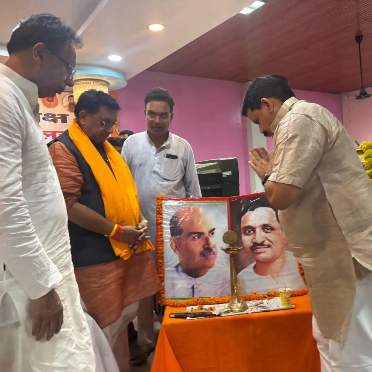 नरकटियागंज अनुमंडल अंतर्गत सिकटा प्रखंड के पुरुषोत्तमपुर स्थित एक निजी विवाह भवन में आयोजित श्रद्धेय डॉ. श्यामा प्रसाद मुखर्जी जी के 125वीं स्मरण पक्ष जिला कार्यकर्ता सम्मेलन।
