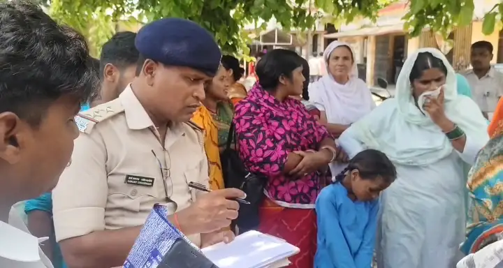 अकड़ाहा नदी में डूबने से दो छात्राओं की दर्दनाक मौत, गांव में पसरा मातम