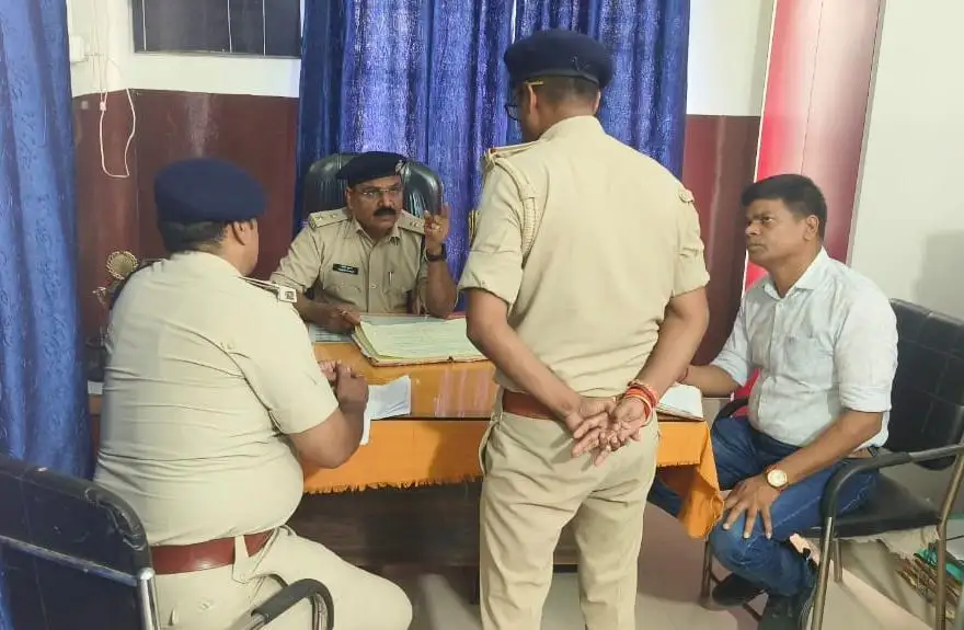 पदभार संभालने के बाद पहली बार पटखौली थाना पहुंचे एसपी राजेश कुमार