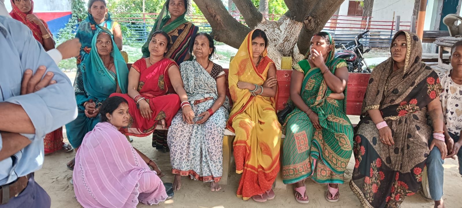 परिजनों ने लगाई न्याय की गुहार, मुआवजे की मांग