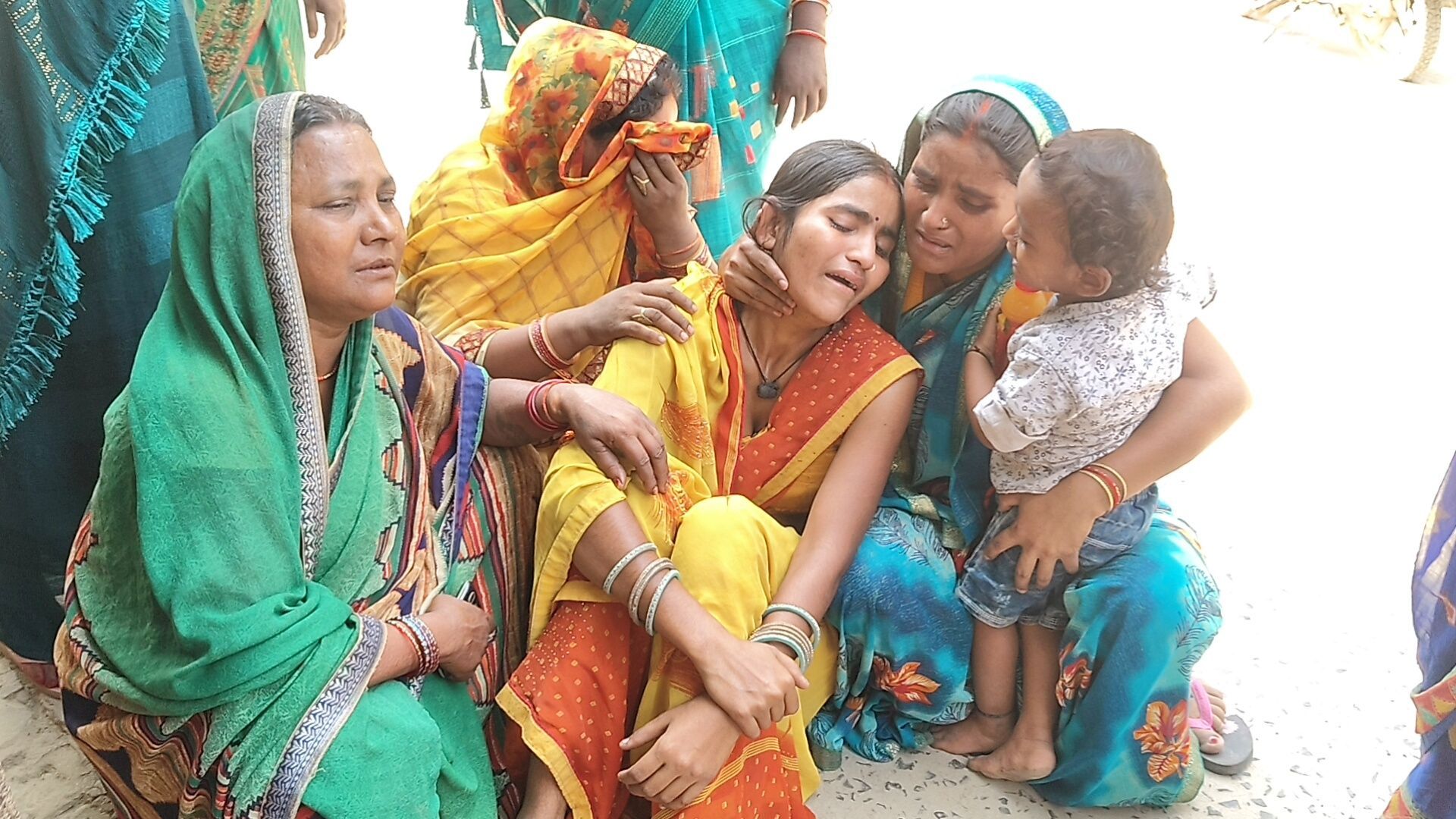 मृतक के पत्नी सरिता देवी का रो रो कर बुरा हाल