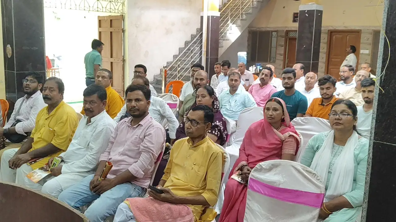 'एक व्यक्ति–एक पेड़' का संकल्प लेकर पर्यावरण संरक्षण के लिए आगे आए प्रतिभागी