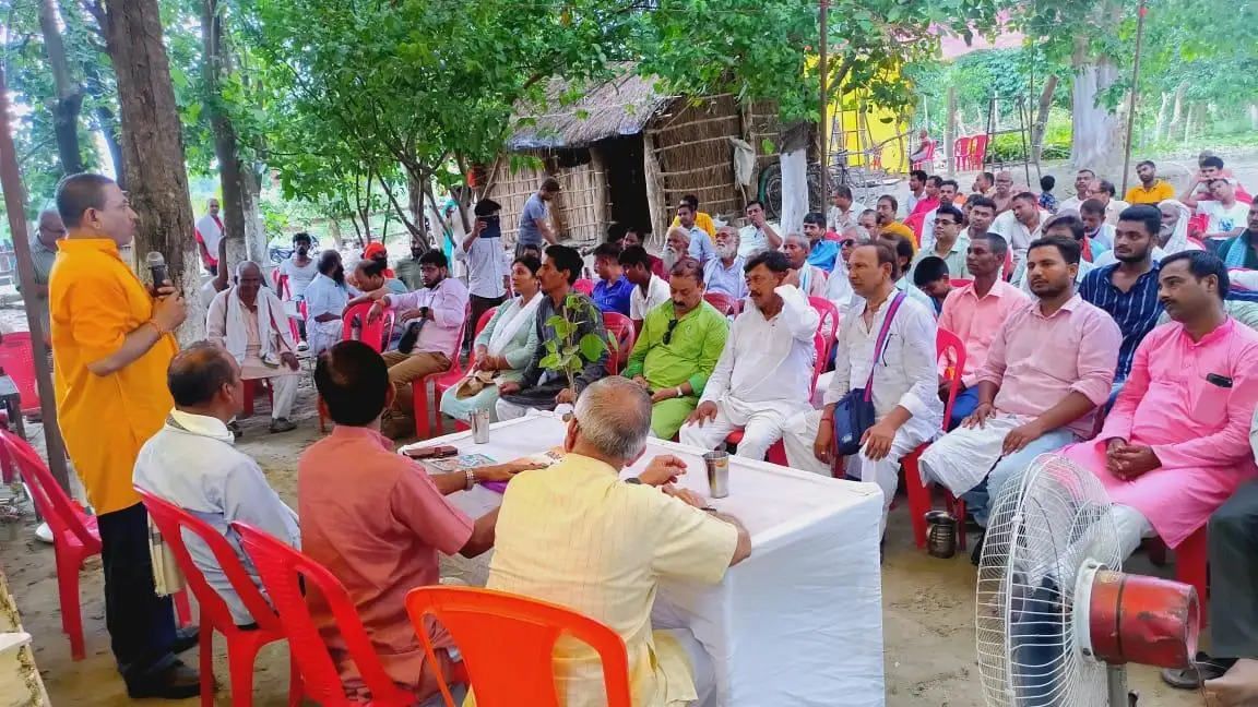 बगहा में पर्यावरण संरक्षण कार्यशाला के दौरान उपस्थित देशभर से आए पर्यावरण कार्यकर्ता एवं पदाधिकारी।