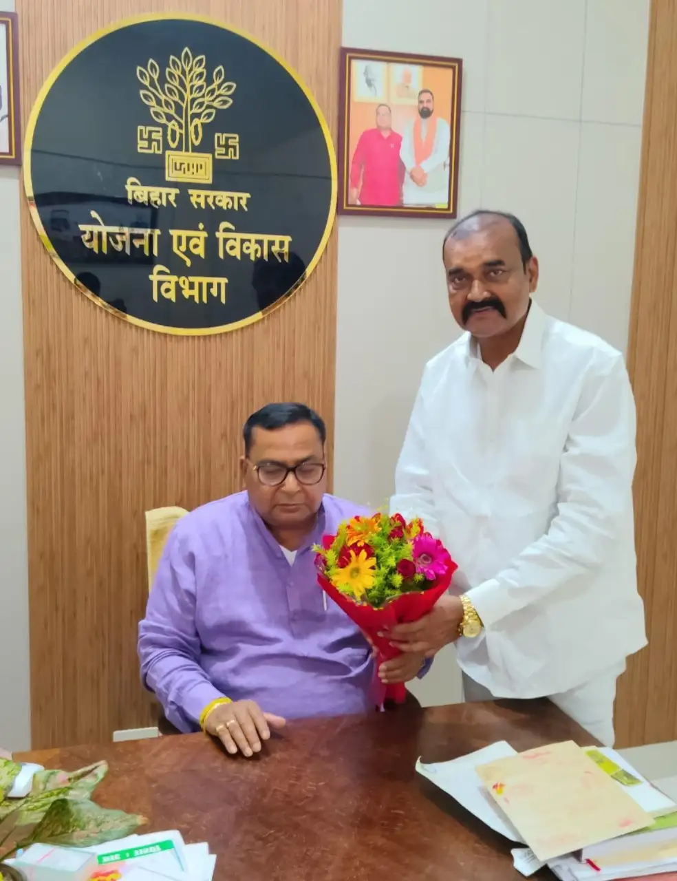 पश्चिम चंपारण जिलान्तर्गत बगहा-2 एवं मधूबनी प्रखंड में दो महत्वपूर्ण सड़को के चौडीकरण एवं नाला निर्माण की स्वीकृति के संबंध में
(दिनांक 11/02|/2026)
प्रसंगः इस कार्यालय का पत्रांक 25-26/99 एवं पत्रांक 25-26/ 100
महाशय, उपर्यक्त विषय एवं प्रासंगिक पत्रों के संदर्भ में आपका ध्यान आकृष्ट करते हुए कहना है कि मेरे विधानसभा क्षेत्र01-वाल्मीकिनगर के अंतर्गत पश्चिम चंपारण जिले में जनहित से जुड़ी निम्नलिखित दो महत्वपूर्ण सडकें वर्तमान में अत्यंत संकीर्ण (पतली) हैं 1. बगहा-2 प्रखंड मेंः रामपुर से हरनाटांड तक जाने वाली मुख्य सड़क (PWD) 2.मधुबनी प्रखंड मे: PWD मुख्य पथ से बाँसी तक जाने वाली सडक।
पूर्व में प्रेषित प्रासंगिक पत्रों (प्रति संलग्न) के माध्यम से इन दोनों मार्गों के चौडीकरण तथा जल निकासी हेत पक्के नाले के निर्माण का अनुरोध किया गया था। सडकों के अत्यंत संकीर्ण होने के कारण यहाँ आए दिन भीषण जाम की स्थिति बनी रहती है। इस जाम और जर्जर स्थिति के कारण स्थानीय, ग्रामीणों, राहगीरों, स्कूली बच्चों और मरीजों को ले जाने वाली एम्बलेंस को भारी कठिनाई का सामना करना पड़ता है और अक्सर दुर्घटनाएं भी घटित होती रहती हैं। बरसात के दिनों में उचित जल निकार्सी (नाला) न होने से स्थिति और भी दयनीय तथा नारकीय हो जाती है।
अतः आपसे विनम्र आग्रह है कि जनहित की इस गंभीर समस्या को ध्यान में रखते हुए, पूर्व में दिए गए पत्रों के आलोक में जल्द से जल्द उक्त दोनों सड़कों के चौडीकरण एवं नाला निर्माण की स्वीकृति प्रदान करने की कृपा करें, ताकि क्षतर के आम लोगों को आवागमन में सगमता हो सके। अनु-यथोक्त