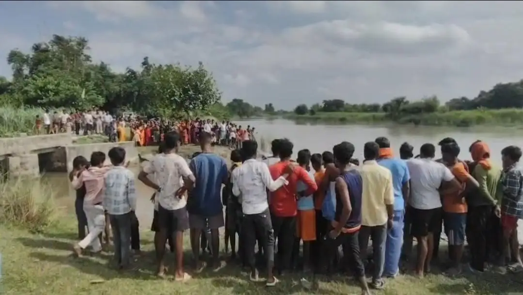 बगहा मलाही टोला छठ घाट किनारे मिला दो सप्ताह पुराना अज्ञात शव