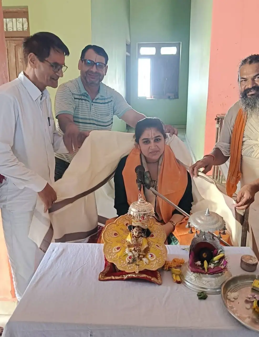 कथा रसज्ञ बगहा की बेटी सुश्री नारायणी तिवारी द्वारा कैलाशवा बाबा आश्रम में पौधारोपण।.