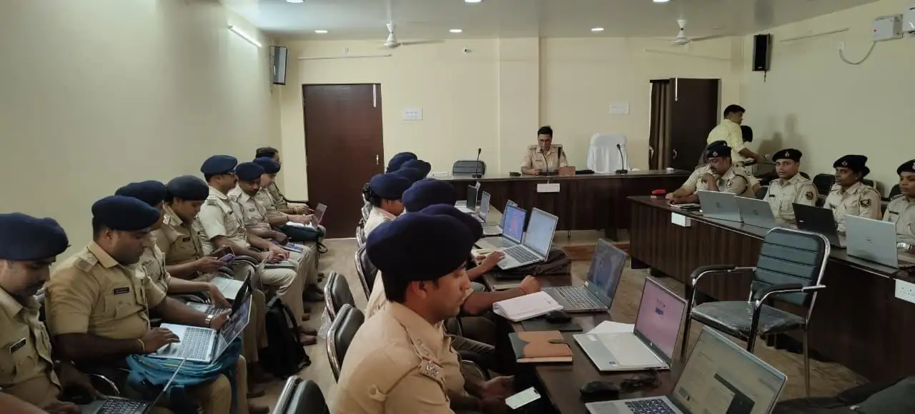 जनसेवा को और बेहतर बनाने के उद्देश्य से तकनीकी प्रशिक्षण देते एसपी रामानंद कौशल