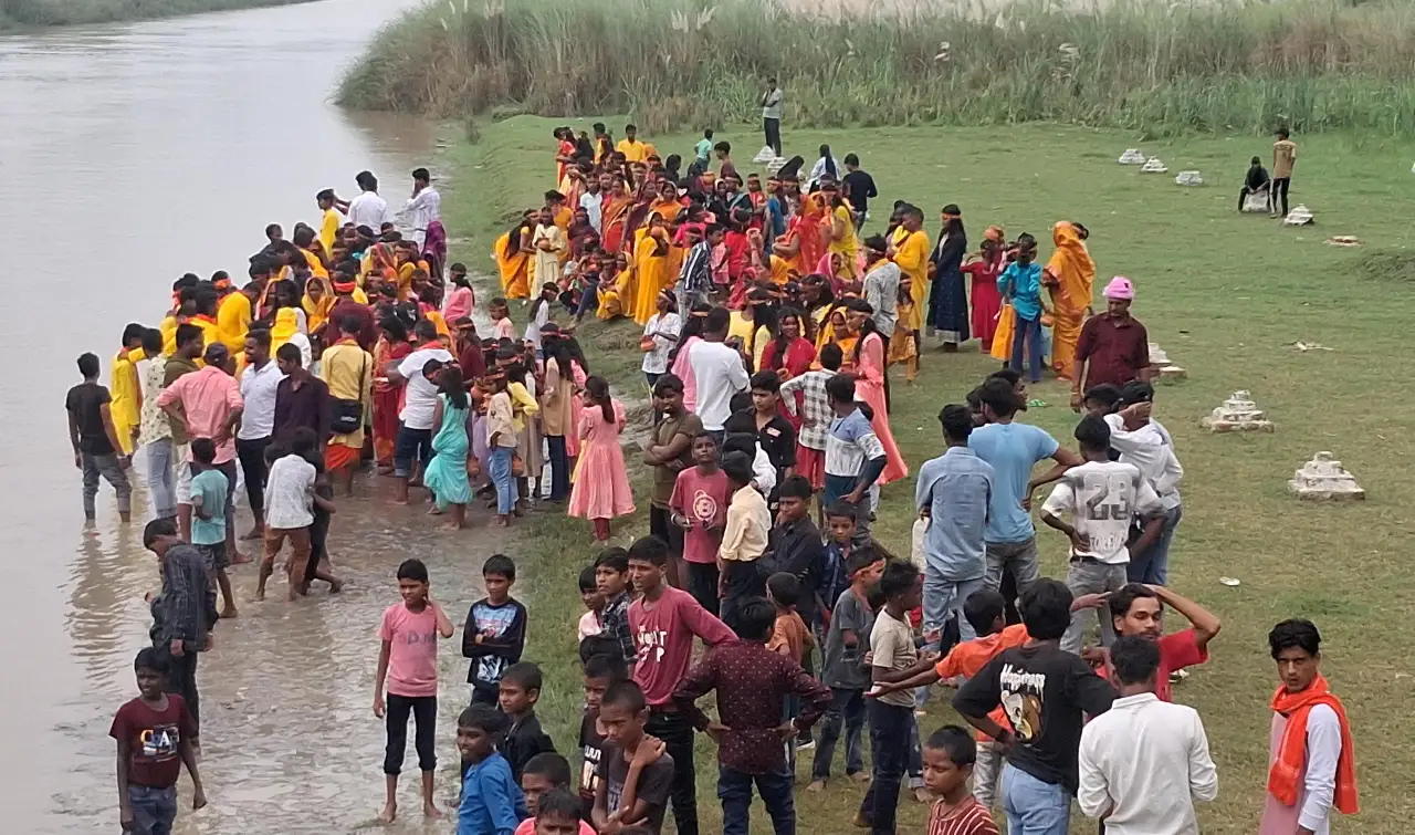 1100 कन्याओं के साथ निकली भव्य कलश यात्रा, खरपोखरा बाजार में गूंजा जय श्रीकृष्ण का जयघोष।