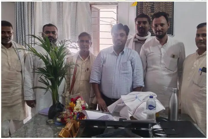 सीओ) अमरदीप कुमार का स्थानीय जनप्रतिनिधियों ने गर्मजोशी के साथ भव्य स्वागत किया।