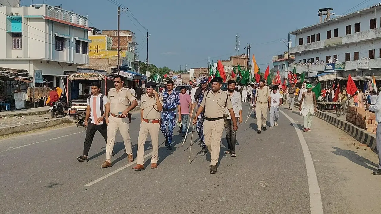 शांति, सौहार्द और सुरक्षा के बीच संपन्न हुआ मुहर्रम, ड्रोन से हुई निगरानी, पूरे बगहा में निकले ताजिया जुलूस