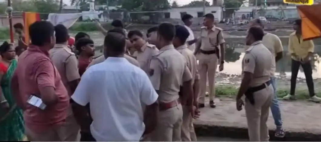दिनदहाड़े युवक को मारी गोली, गंभीर हालत में जीएमसीएच बेतिया रेफर
