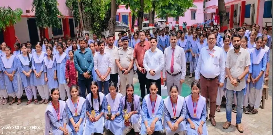 रानी लक्ष्मीबाई लेखनी प्रतियोगिता में तीन सौ छात्राओं ने दिखाया प्रतिभा