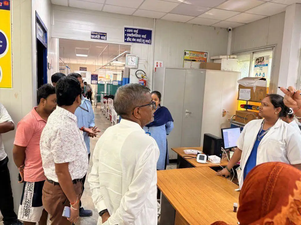 बगहा अनुमंडलीय अस्पताल में जल्द शुरू होगा डायलिसिस सेंटर, मशीन की सेटिंग अंतिम चरण में; पुरानी मशीन के उपयोग पर सवाल