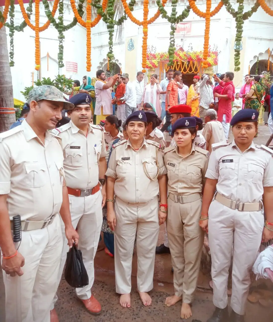 श्रावणी महोत्सव: बगहा पुलिस अलर्ट, मंदिरों और संवेदनशील स्थानों पर बढ़ाई गई सुरक्षा व्यवस्था।