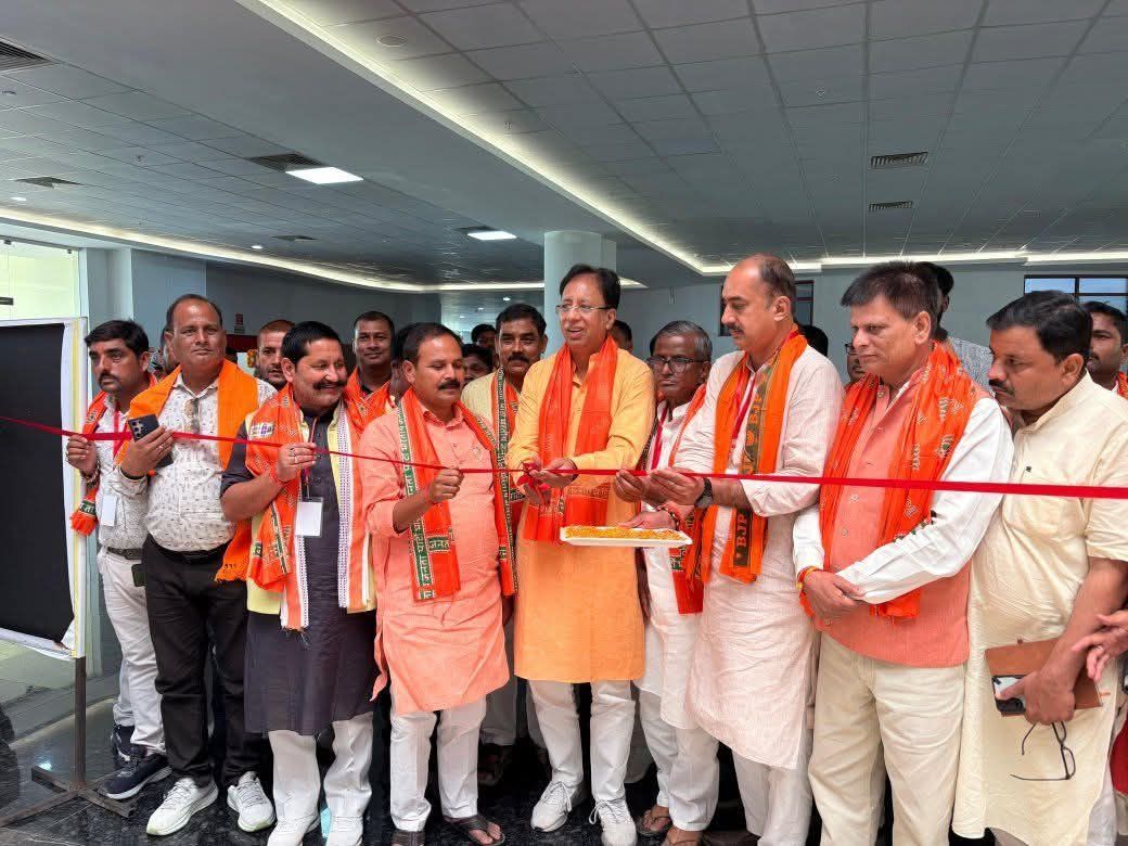 उद्घाटन सत्र में वर्ग गीत, अतिथियों का स्वागत,