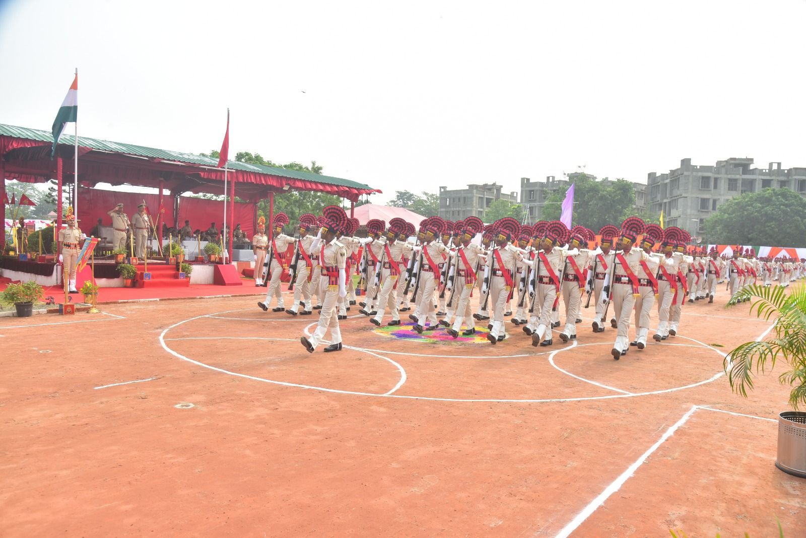 बगहा में दीक्षांत परेड की भव्य रिहर्सल, शौर्य और अनुशासन का दिखा अद्भुत संगम