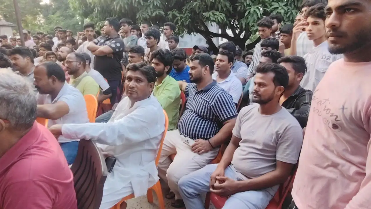 "शांति, सौहार्द और कानून व्यवस्था को लेकर एकजुट दिखे प्रशासनिक अधिकारी, जनप्रतिनिधि और शांति समिति के सदस्य