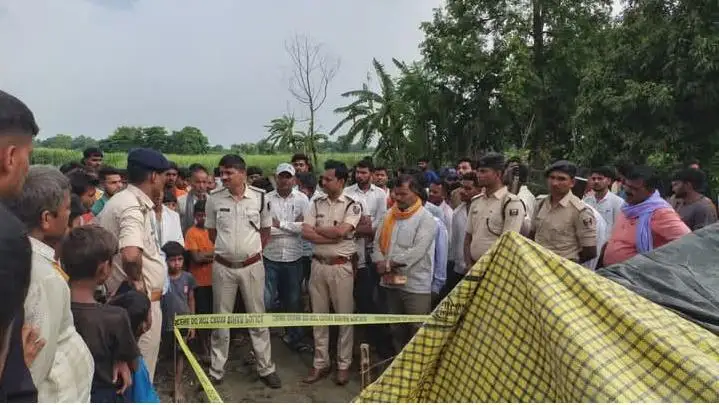 एक ही रात दो घरों में लाखों की चोरी, इलाके में दहशत