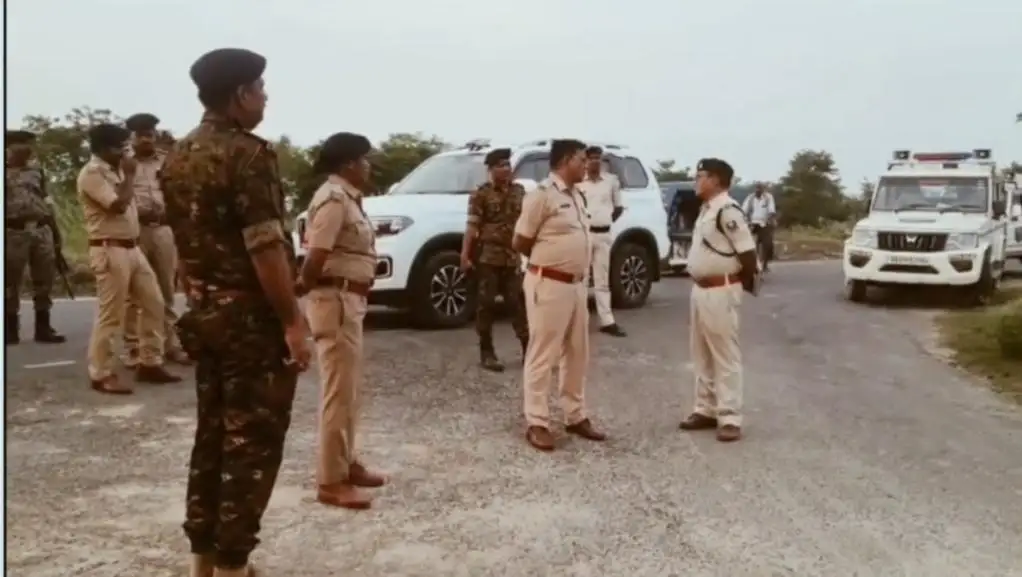घटनास्थल पर जांच करते पुलिस अधीक्षक रामानंद कौशल