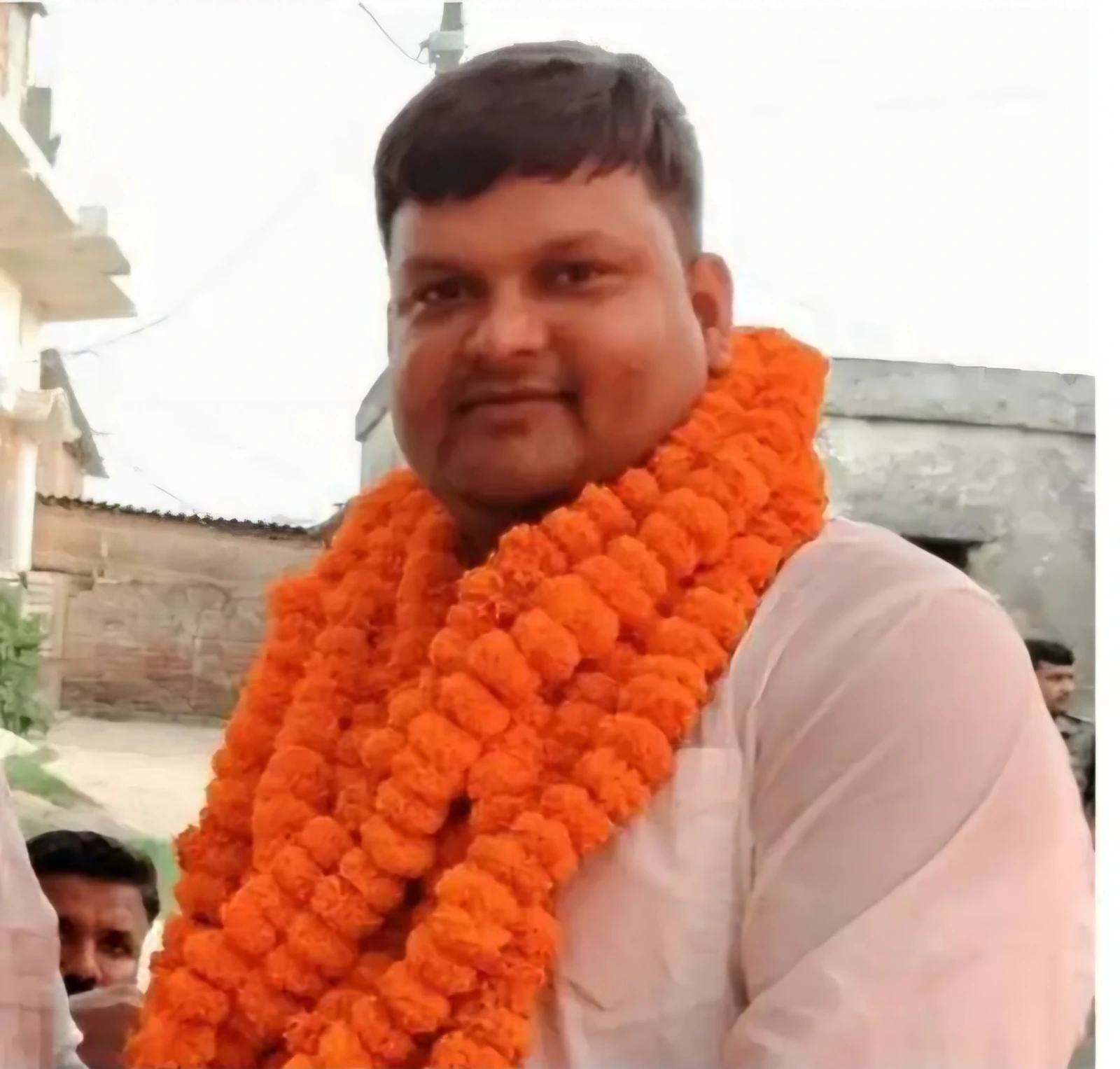 शिक्षक से प्रखंड विकास पदाधिकरी बनें रवि कुमार।