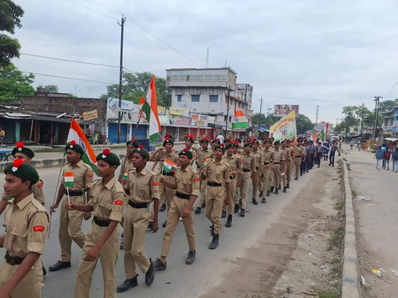 हर घर तिरंगा अभियान के तहत एनसीसी कैडेट्स ने निकाला भव्य रैली