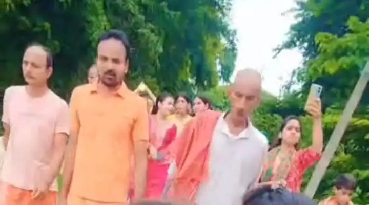 भारत के 10 ऐसे मंदिर, जहां भगवान नहीं किसी और की होती है पूजा -पं०भरत उपाध्याय