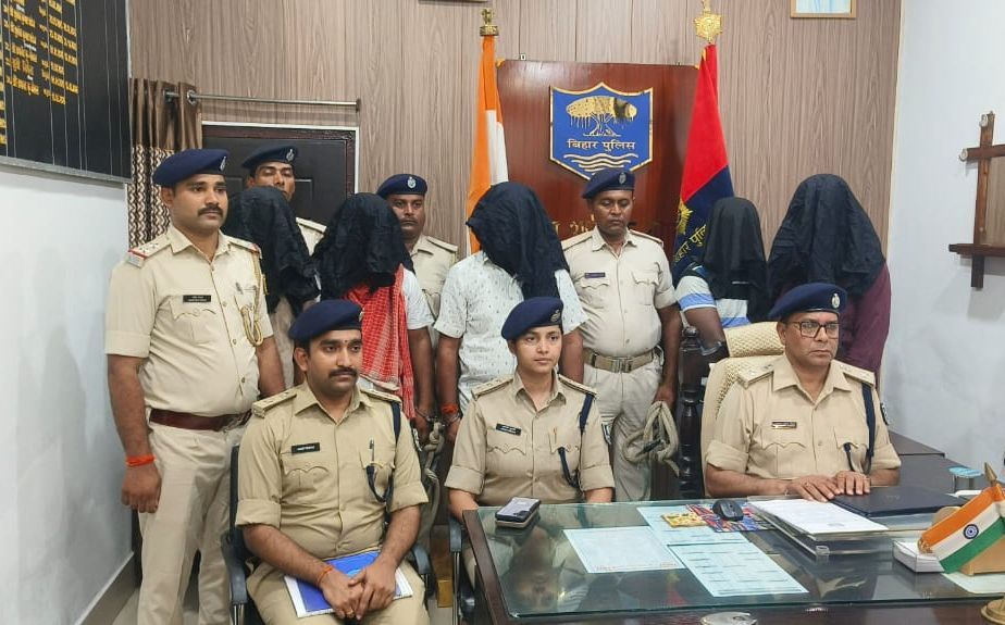 डीएसजे एक्सचेंज फर्जी ट्रेडिंग और ऑनलाइन गेमिंग रैकेट का भंडाफोड़, पांच आरोपी गिरफ्तार