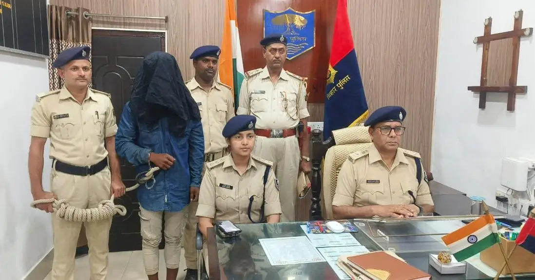 पत्नी की हत्या कर शव को पेड़ से लटकाया, पति गिरफ्तार