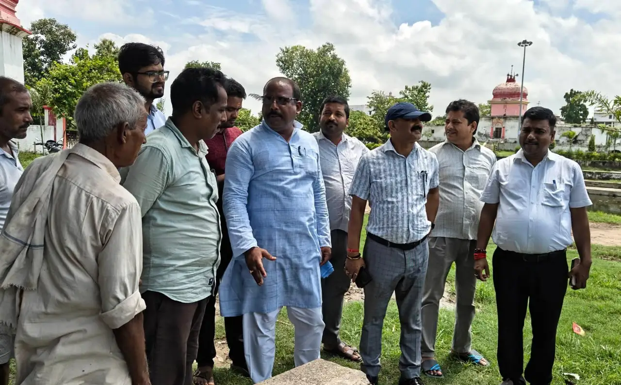 श्रावण मास की तैयारियां तेज: पक्की बावली मंदिर में श्रद्धालुओं की सुविधा के लिए नगर परिषद अलर्ट, अधिकारियों ने किया निरीक्षण