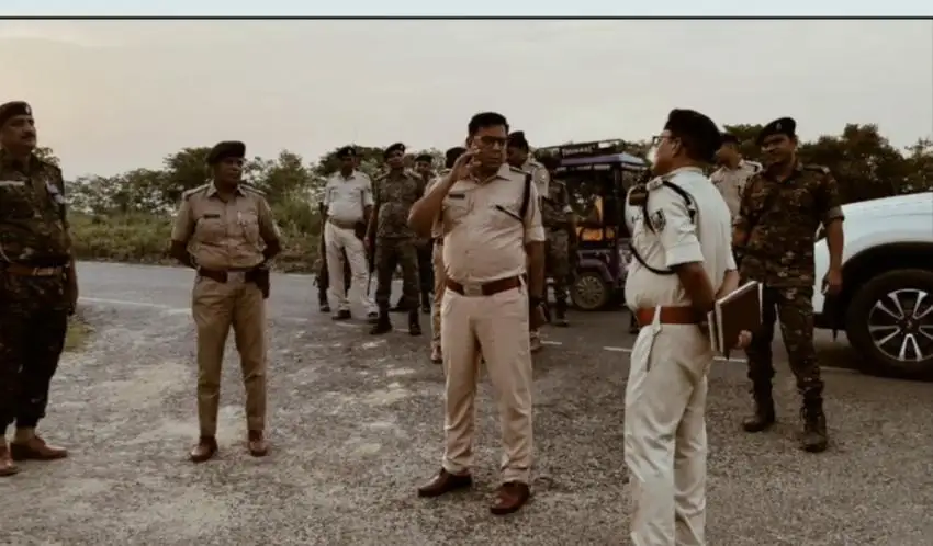 वारदात के हर पहलू की जांच, घटनास्थल का निरीक्षण कर पुलिस पदाधिकारियों को निर्देश देते एसपी
