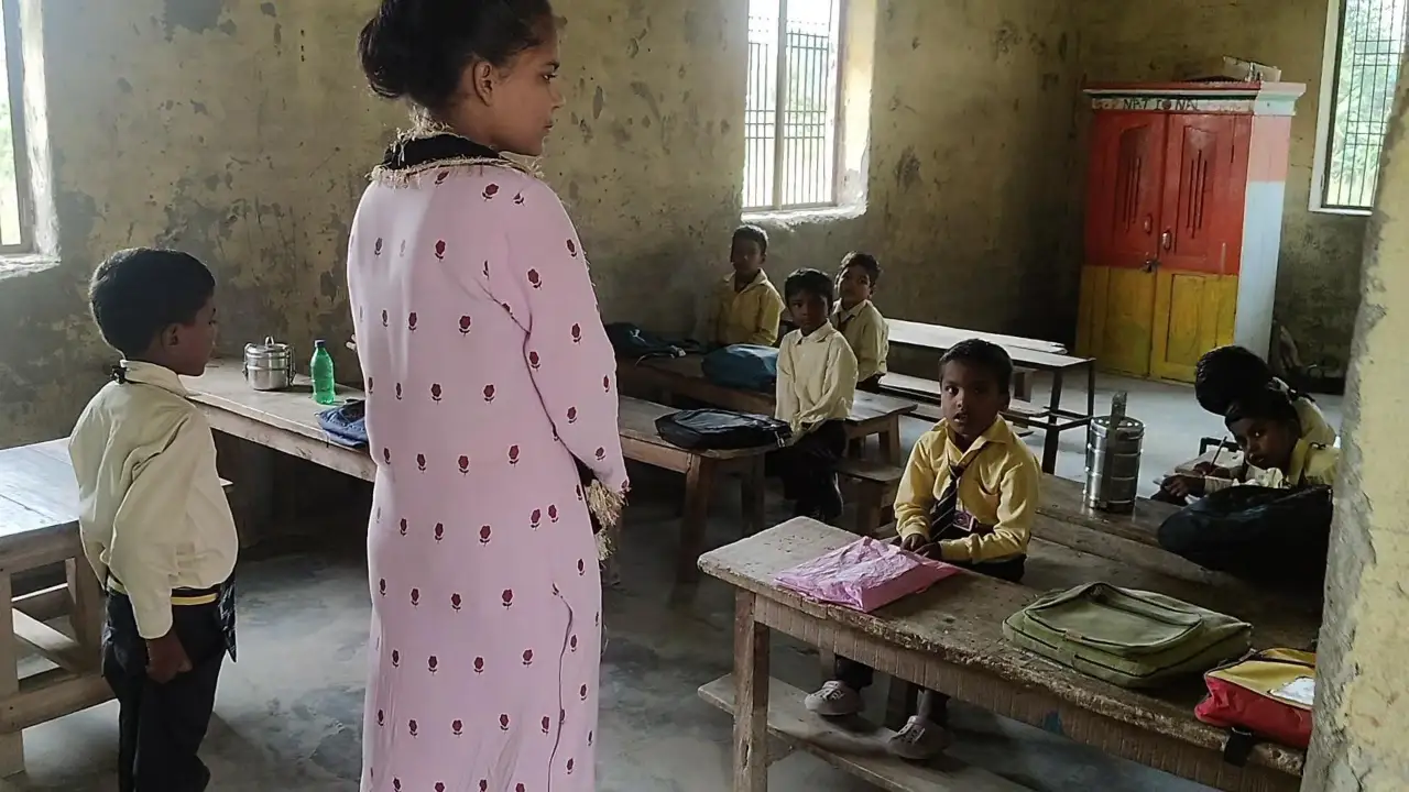 बगहा में प्रशासनिक आदेश की अनदेखी, जांच के घेरे में निजी विद्यालय