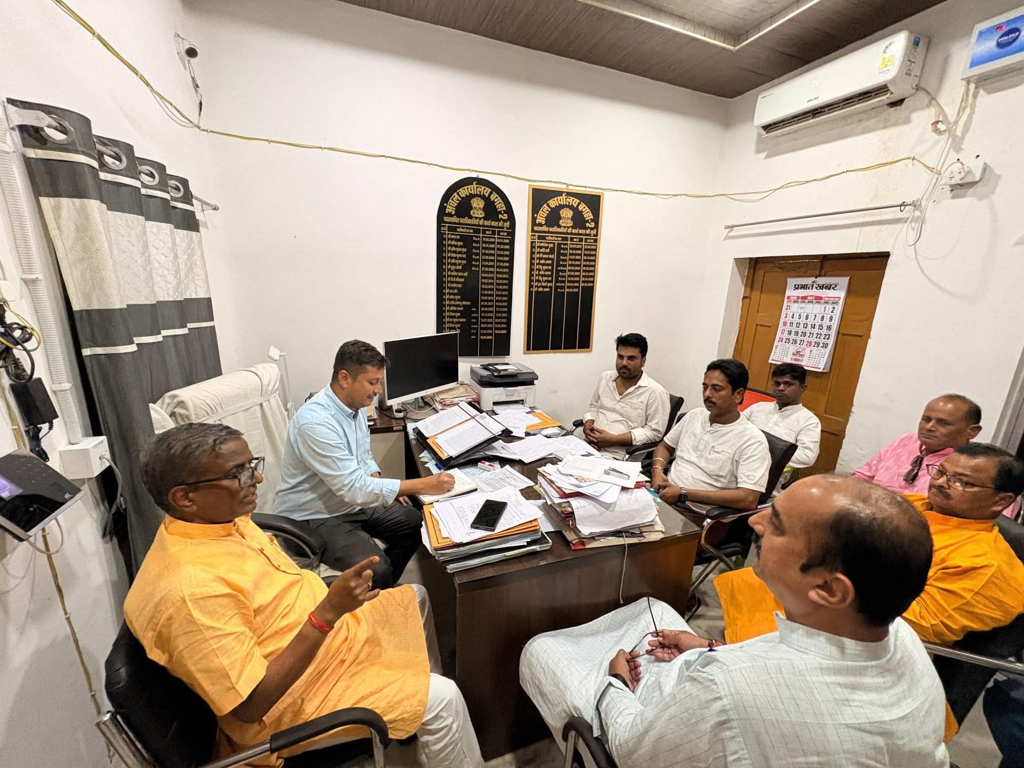 बगहा-2 प्रखंड कार्यालय का औचक निरीक्षण, विधायक राम सिंह ने अधिकारियों को दी चेतावनी