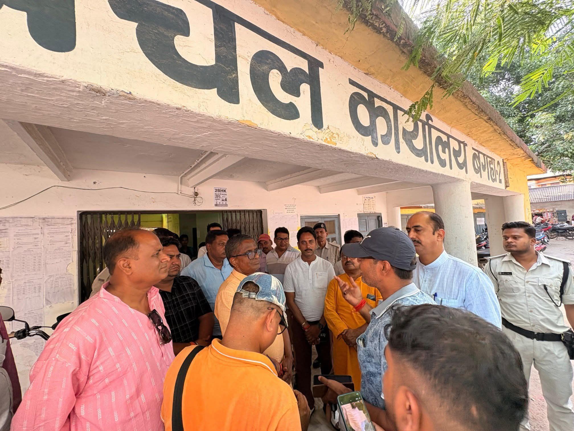 "औचक निरीक्षण में विधायक का सख्त संदेश, हर आवेदन का समयबद्ध निष्पादन सुनिश्चित करें अधिकारी"
