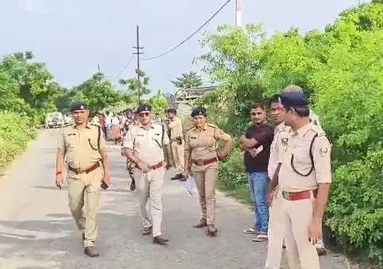 झाड़ी में मिला महिला का सड़ा-गला शव, हत्या या हादसा? एफएसएल टीम जांच में जुटी