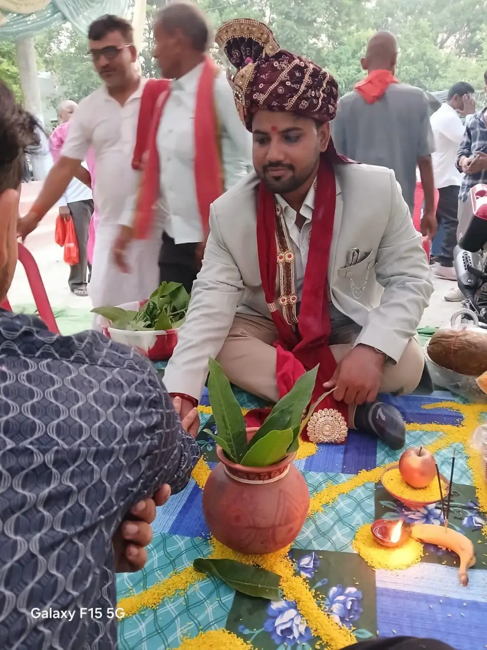 दहेज के 5 हजार रुपये को लेकर तिलक समारोह में बवाल, लड़की पक्ष के लोगों को  वर पक्ष के लोगों ने बंधक बनाकर किया मारपीट।