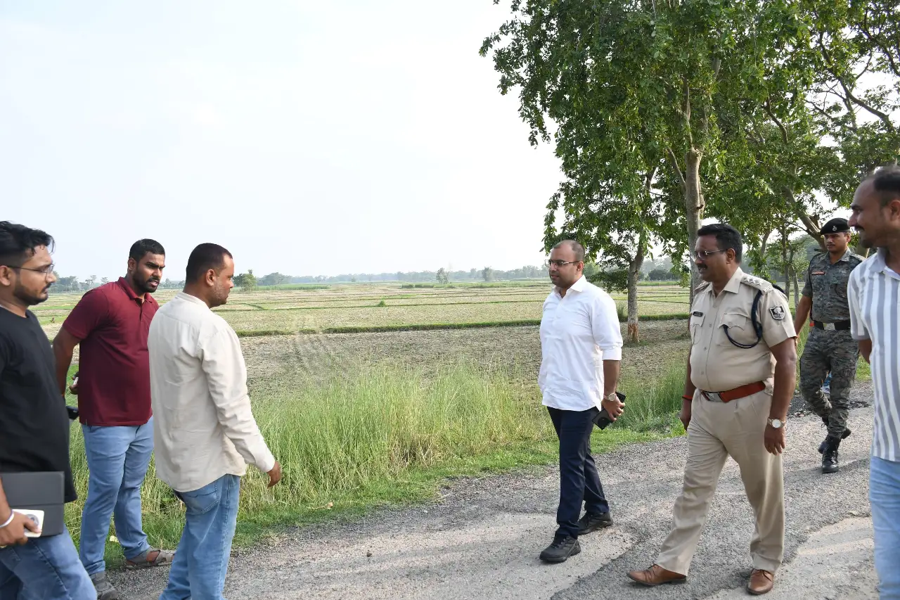 लूटकांड के बाद एक्शन मोड में पुलिस, अपराधियों की तलाश में चलाया गया सर्च अभियान