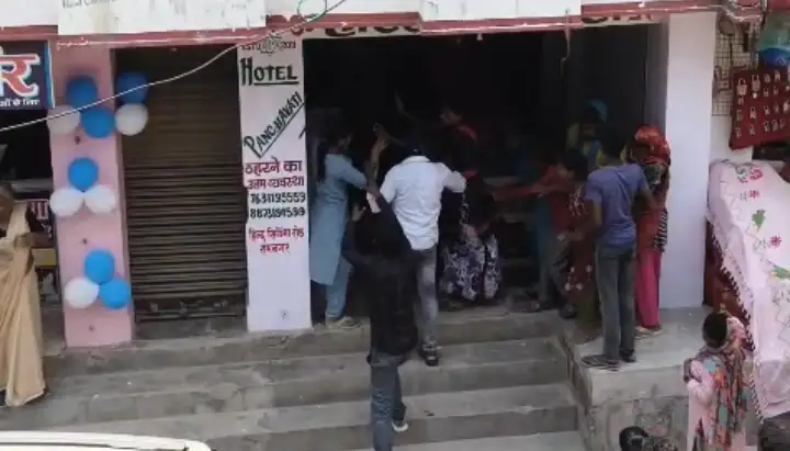 होटल हड़पने को मालिक पर जानलेवा हमला, 6 लोगों पर प्रकथमिकी दर्ज! मारपीट का वीडियो सोशल मीडिया पर तेजी से वायरल हो रहा है।
