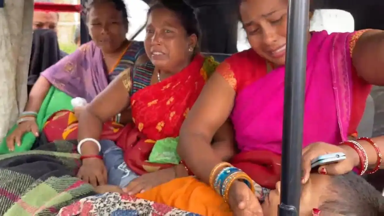 रोते बिलकते मृतक के परिजन