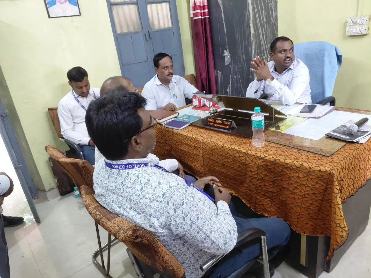 बगहा में सरकारी उच्च माध्यमिक विद्यालयों की समीक्षा बैठक, शिक्षा व्यवस्था मजबूत करने पर जोर