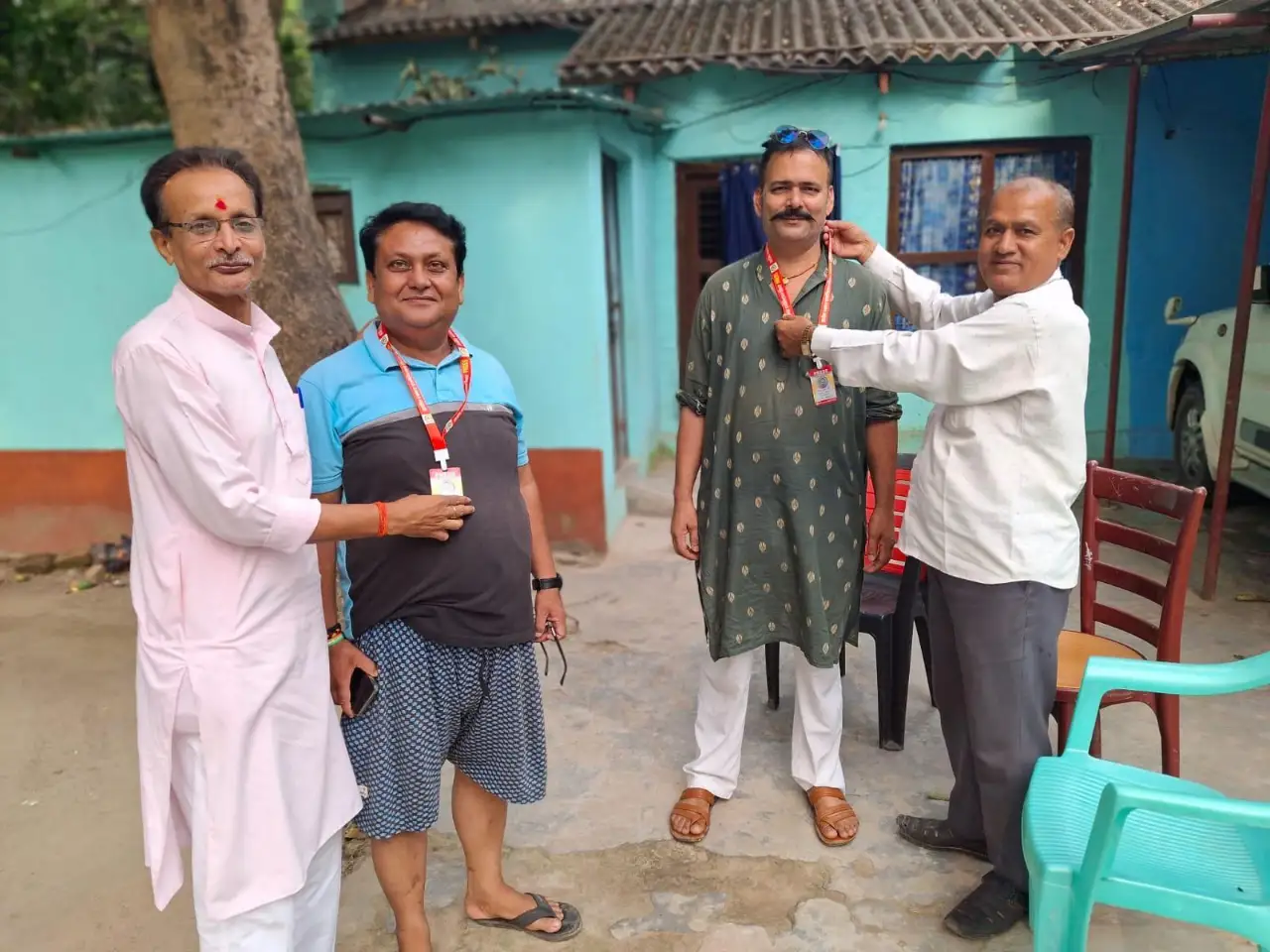 ग्रामीण पत्रकार एसोसिएशन के सदस्य संजय पांडेय व विवेक सिंह को प्रेस आईडी से किया सम्मानित।