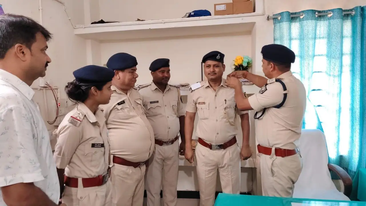 वर्दी पर सजा पुलिस प्रशासन का नया सितारा