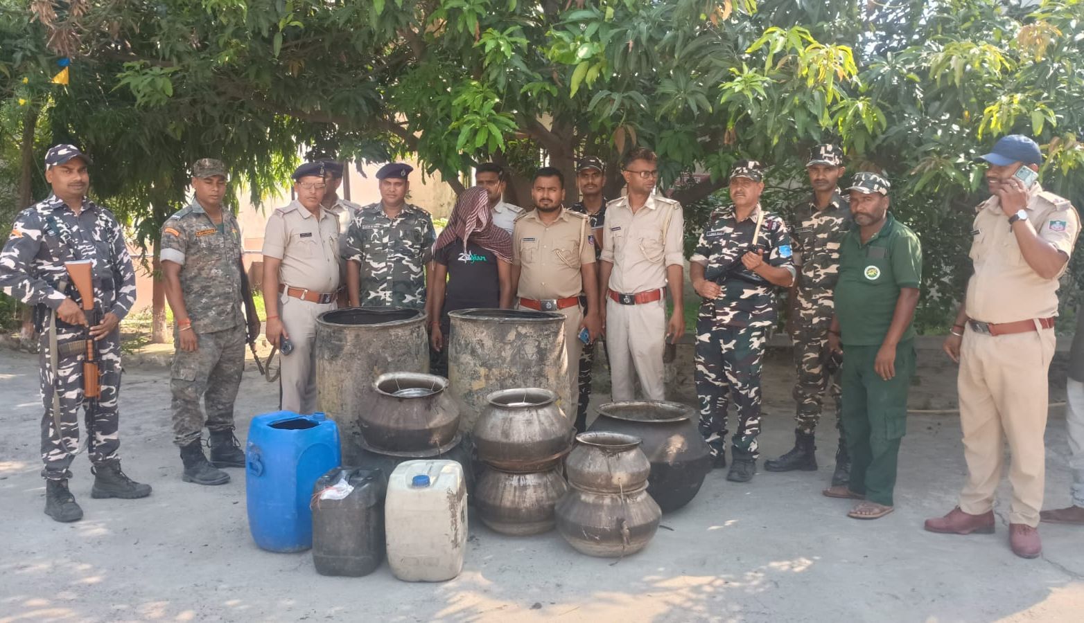 दर्ज हुआ मामला, तस्करों की गिरफ्तारी के लिए छापेमारी तेज