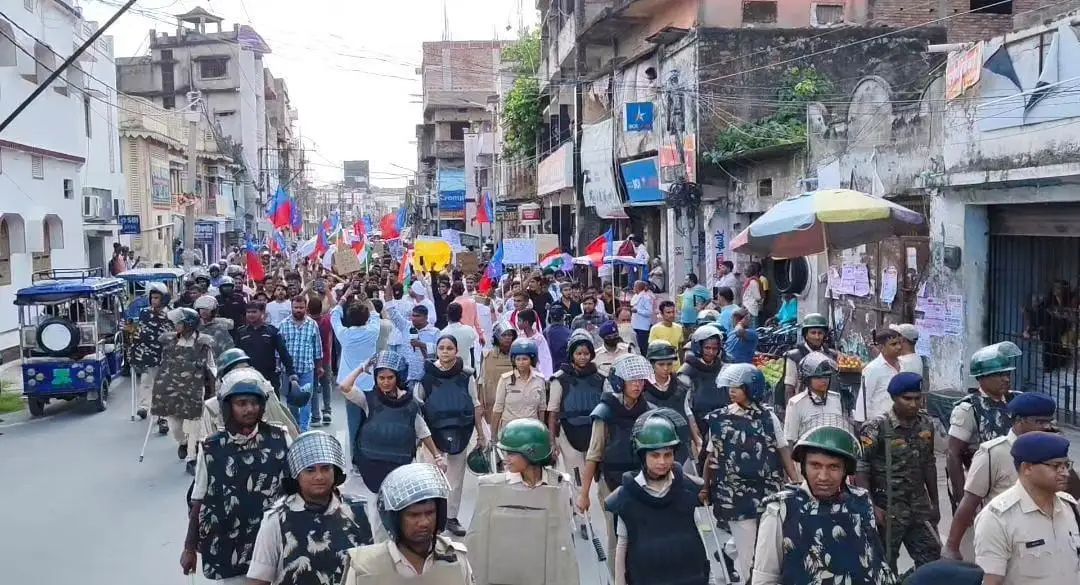 बेतिया में AISF-AIYF का प्रतिरोध मार्च: NEET पेपर लीक, छात्र कार्रवाई और गिरफ्तारियों के विरोध में गरजे छात्र-युवा