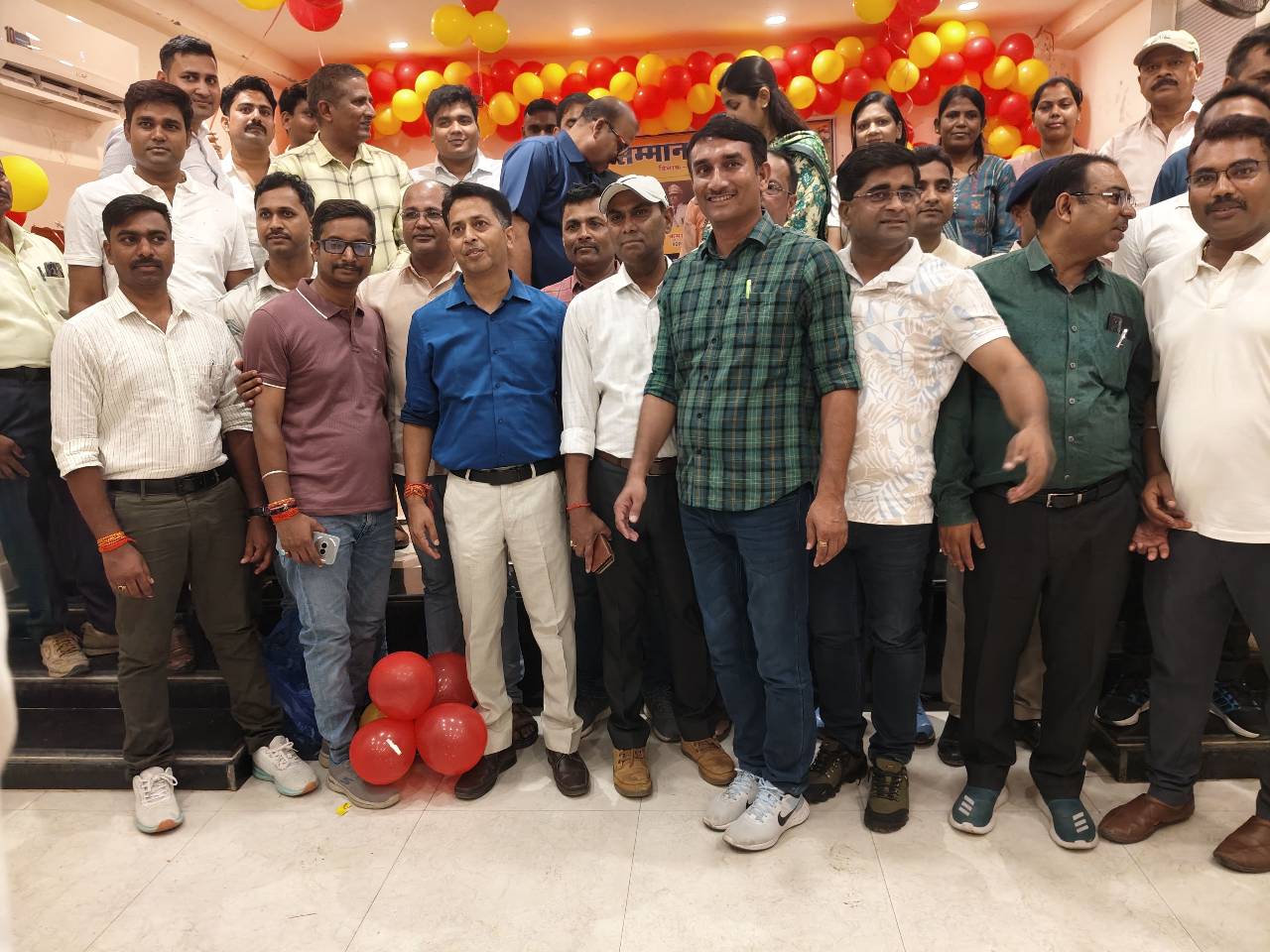 “कानून-व्यवस्था को नई पहचान देने वाले तीन डीएसपी को सम्मानपूर्ण विदाई, अधिकारियों ने कहा— बगहा हमेशा रखेगा याद”