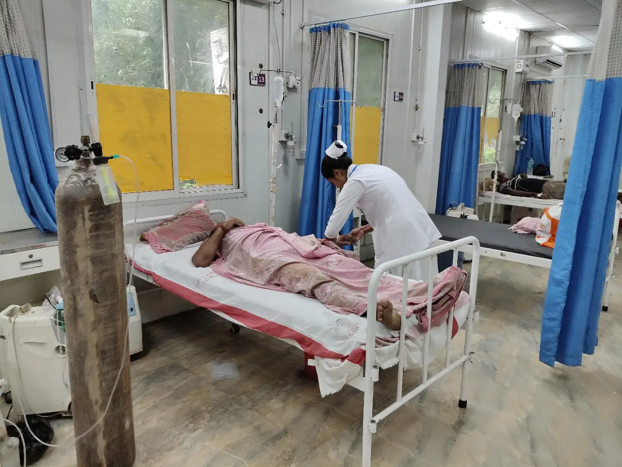 अस्पताल में डूबे युवक की इलाज जारी
