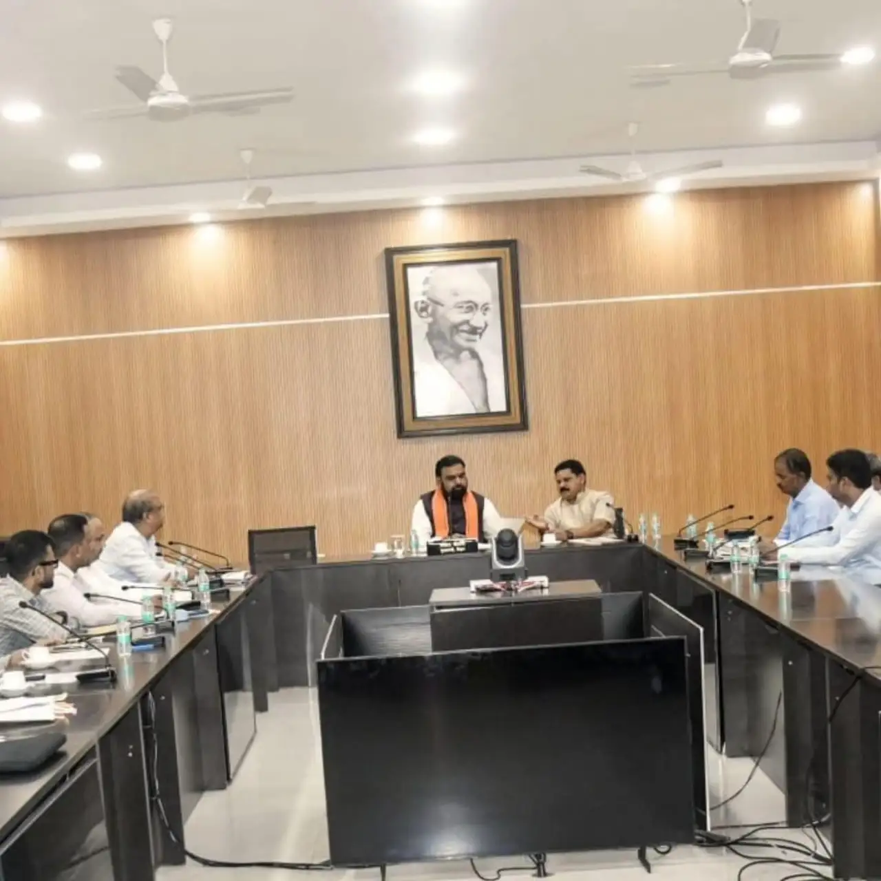 केंद्रीय राज्य मंत्री सतीश चंद्र दुबे ने मुख्यमंत्री सम्राट चौधरी के साथ विकास योजनाओं की प्रगति पर किया विचार-विमर्श।