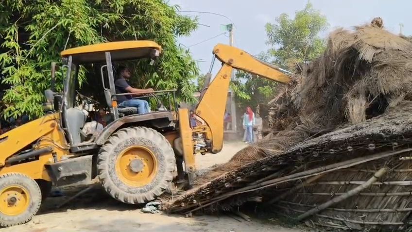 न्यायालय के आदेश पर गरीबसाही में अतिक्रमण हटाया, वादी को दिलाया गया कब्जा